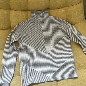 Soft sweater with cool design